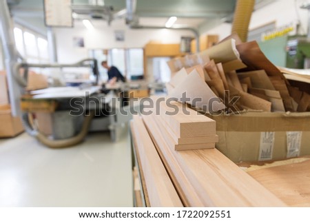 various veneers in the carpentry