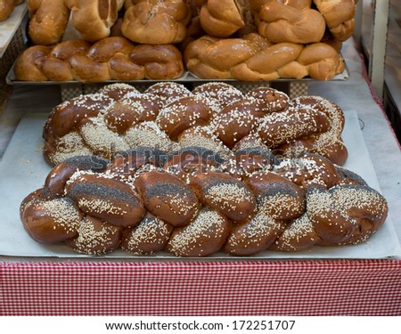 Fresh challach bread for Jewish celebration.