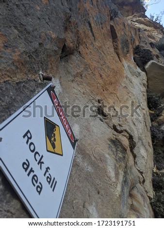 Bluemountains Rockfall Danger sign Australia