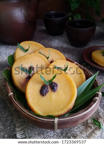 Pumpkin mud cake is a traditional Indonesian cake with sweet and soft cake flavor using pumpkin as the main ingredient