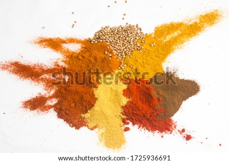mix of indian spices.
Various spices gathered from India forming a colorful picture that seems to belong to postmodernism.
Explosion of color and flavor of your dishes.