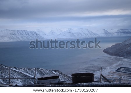 Mystic beautyful mountain structure misty spitzbergen svalbard nordic background picture high quality high definition best images arctic wallpaper