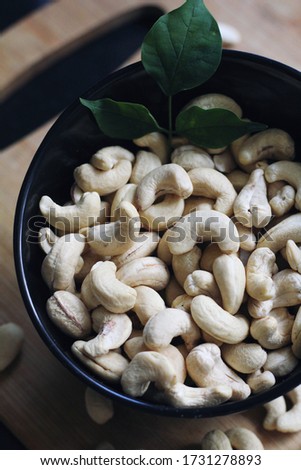 Cashew Nuts, India is one of the largest grower, processor and exporter in the world