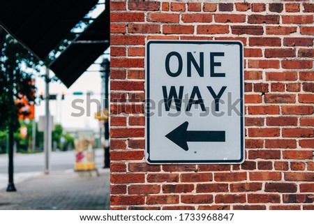 One way sign in downtown