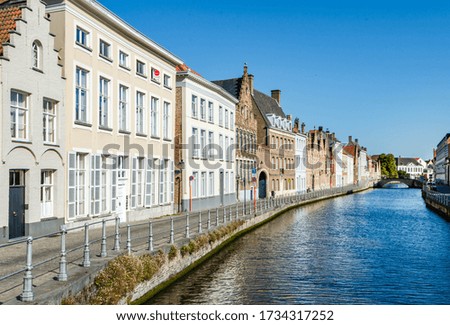 Bruges, its canals,its houses and its architecture