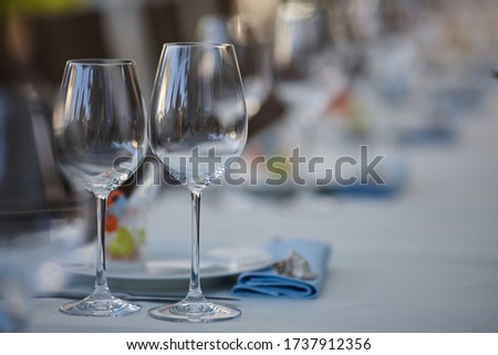 beautiful wedding table setting in blue shades