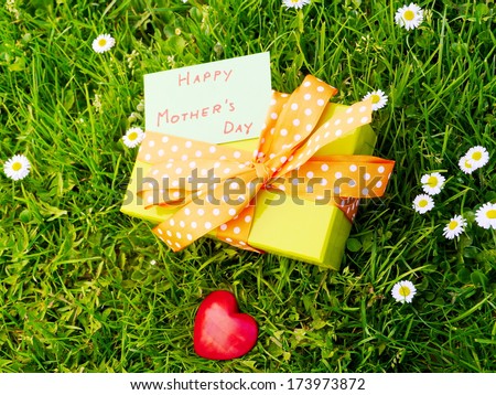 Picture of pink gift box mothers day gift box