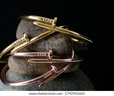 GOLD/BRONZE COLOR NAIL-SHAPED BRACELET BANGLE. Fancy Jewelry  design. 