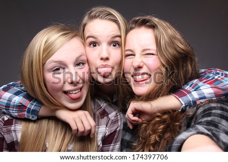 beautiful girls making pictures