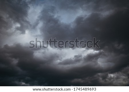 photo of dramatic sky before thunderstorm