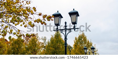 retro street lighting fixtures in the city