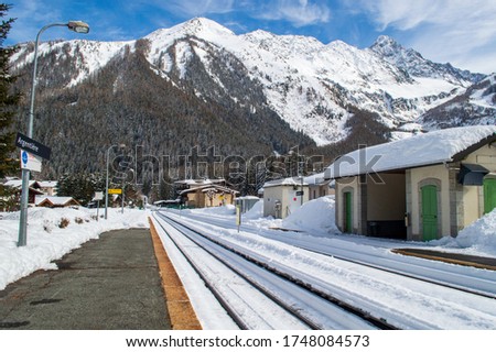 train Station in Argentiere, Chamonix Mont Blanc, Rhône Alpes, Francia. 
Ideal place for ski & turism