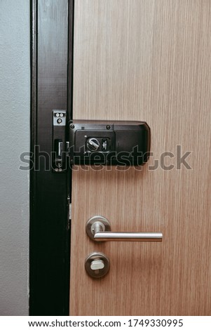 Digital knob lock door  for safety systems of door