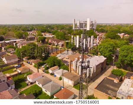 Chicago 4G LTE, 5G, lattice & monopole towers located in the inner city. These cell towers can have cells sites, microwave, 2 way radio antennas and  trunked systems.