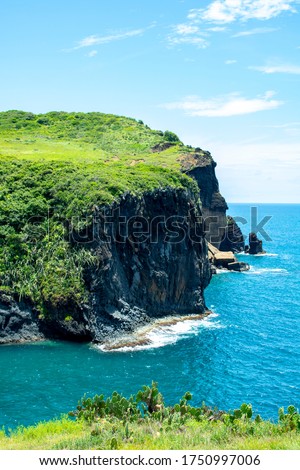 Picture of the beautiful green coastline of Punta Roca Partida in the Gulf of Mexico in Veracruz.