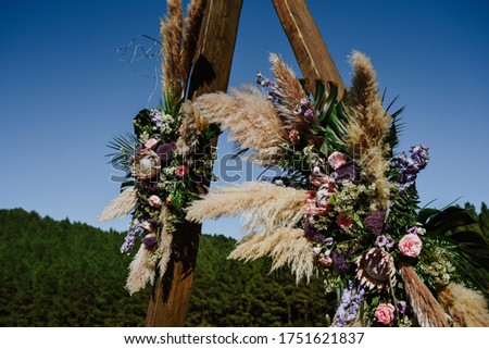 
floral decoration of a wedding arch