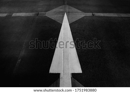 Arrow traffic sign symbol black and white