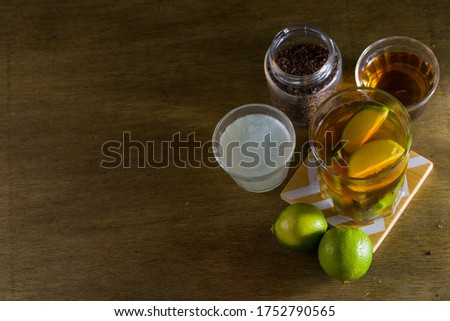  A Tradicional Brazilian tea Mate with lemon