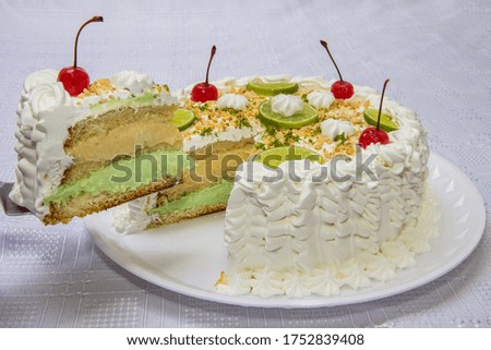 Cake, lemon-stuffed pie with icing on the edges