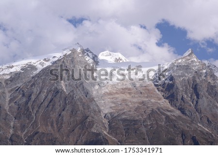 the beautiful garhwal himalaya mountain