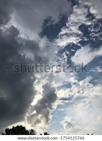 An attractive picture of the afternoon sky