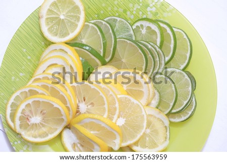 sliced ??lemons