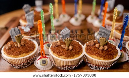 funny halloween scary cupcakes coffins and eyes