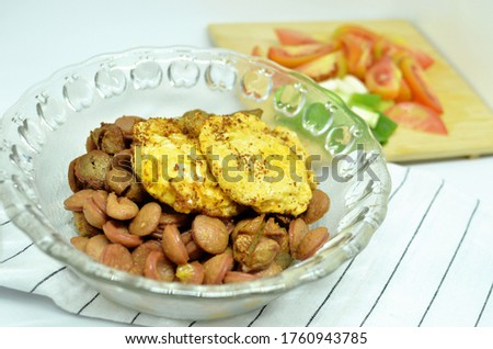 fried egg, sausages and tomato, breakfast menu