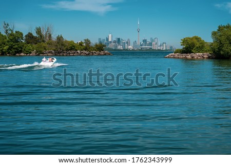 Boat ride in Toronto during Spring