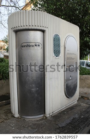 Private Public Toilet of Coimbra University 