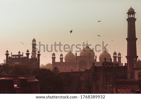 Sunset view Badshahi mosque Lahore city Royalty-Free Stock Photo #1768389932