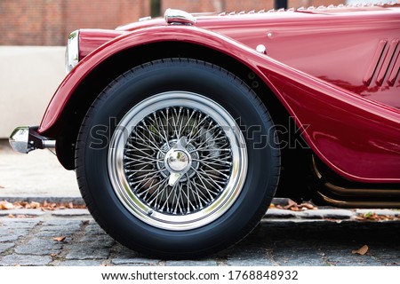 Elegant Vintage Retro Car. Old School Revival Auto
 Royalty-Free Stock Photo #1768848932