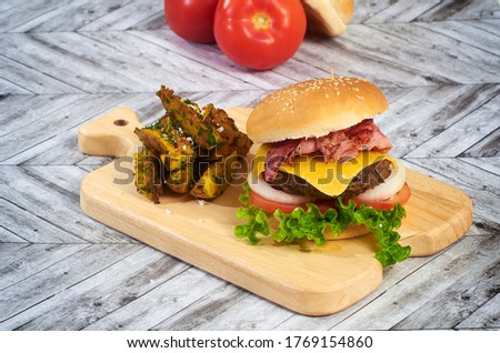 
Beef burger with rustic potatoes