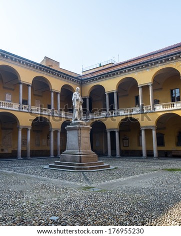 Pavia (Lombardy, Italy): court of the University