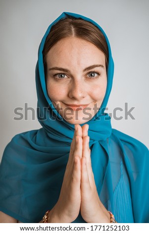 portait picture attractive of women with hijab