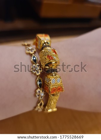Beautiful design of gold Turkish bracelet with different colours 