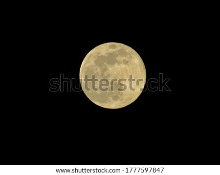                                A beautiful close up picture of the moon at night
