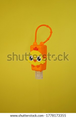 Cartoon Hand Sanitizer Bottle (CHICK-LEFT)