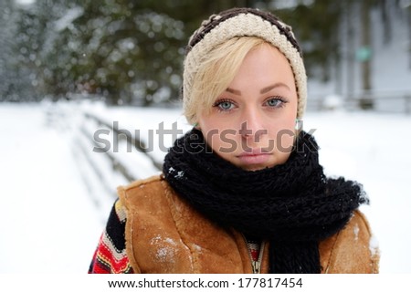 pretty woman portrait outdoor in winter