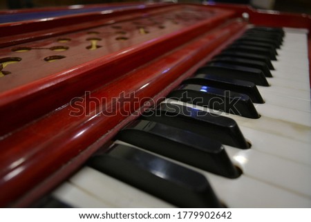 A Beautiful Indian Instrument called - The Harmonium.