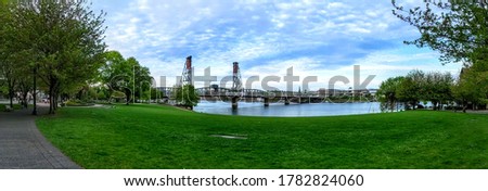 Portland, Oregon / Willamette County April 28, 2020: Hawthorne Bridge