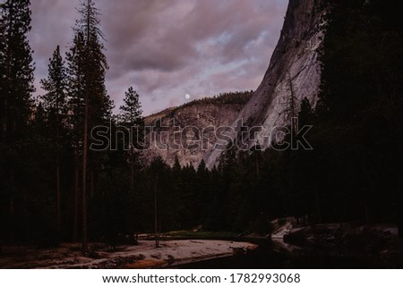 Sunset / Golden hour at Yosemite National Park