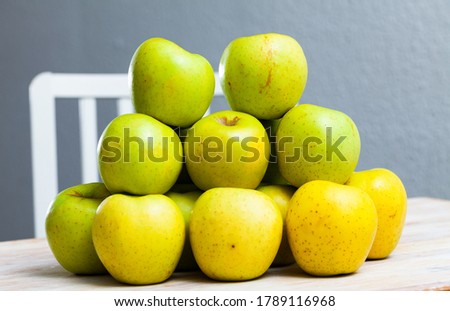 Picture of fresh apples on wooden surface