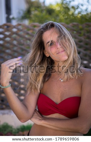 pictures of beautiful blonde woman without photographic retouching