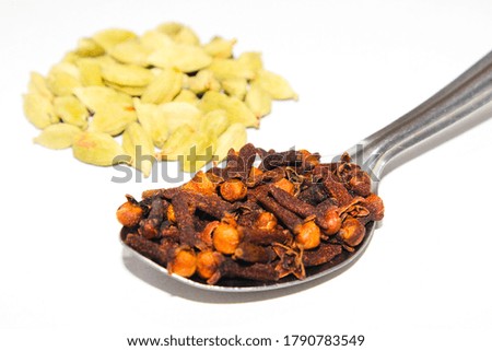 A picture of cloves with blur background