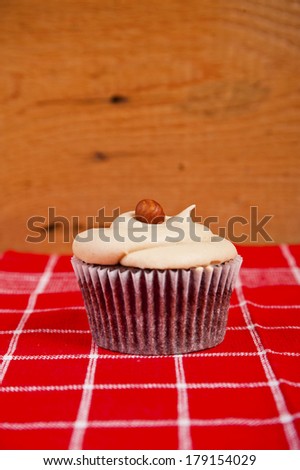 cupcakes on wooden background