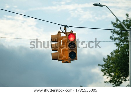 traffic light is now red 