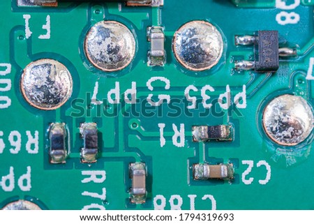 close-up image of a electronic circuit