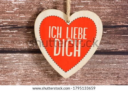 A heart of wood and a German translation for I love you