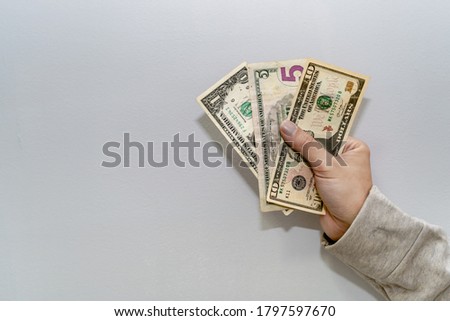 An money on the hand